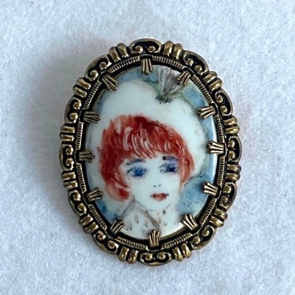 VTG 2" Oval Hand Painted Porcelain Woman Brass Brooch Signed Western Germany - Picture 1 of 12
